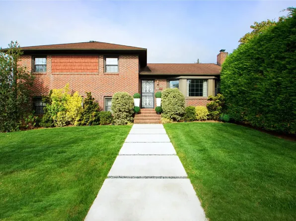 132 Adams Street, Garden City, NY 11530