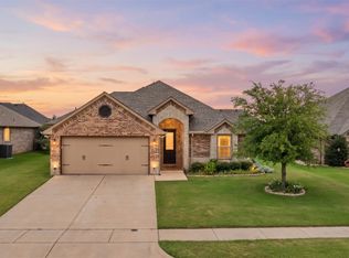 2038 Clive Dr, Granbury, TX 76048
