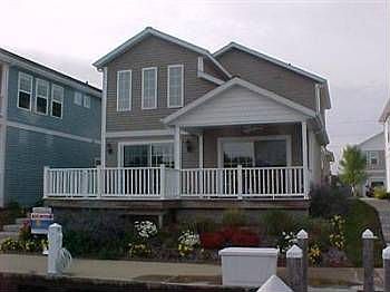 1st image of 415 Island Pointe Dr