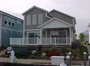 415 Island Pointe Dr, Saint Joseph, MI 49085