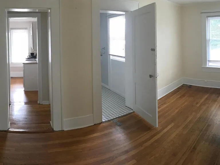 1069 Haywood Rd #4 — Photo 9
