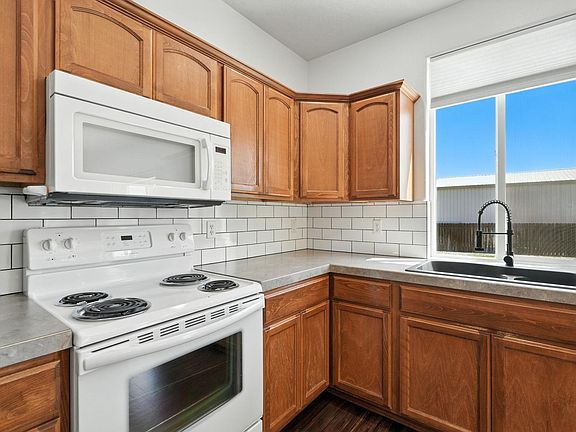 5th image of 4501 Desert Cove Ct
