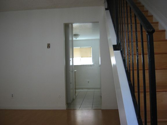 3rd image of 810 E Grand Ave APT B
