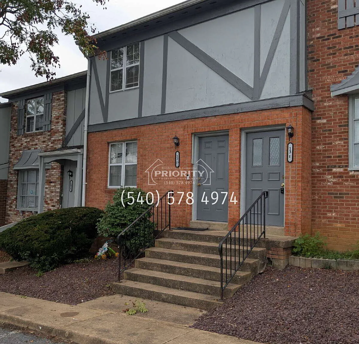 Spacious 1BR/1BA Unit Near JMU, High-Speed WiFi Included! — Photo 1