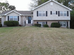 2112 Shades Crest Rd, Vestavia Hills, AL 35216