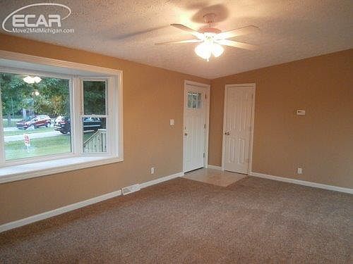 2nd image of 290 Venice Ave