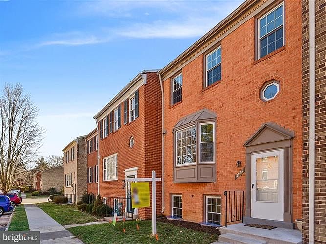 1st image of 2932 Waterford Ct