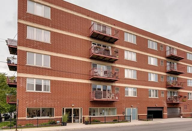 1st image of 2158 W Grand Ave Unit 204