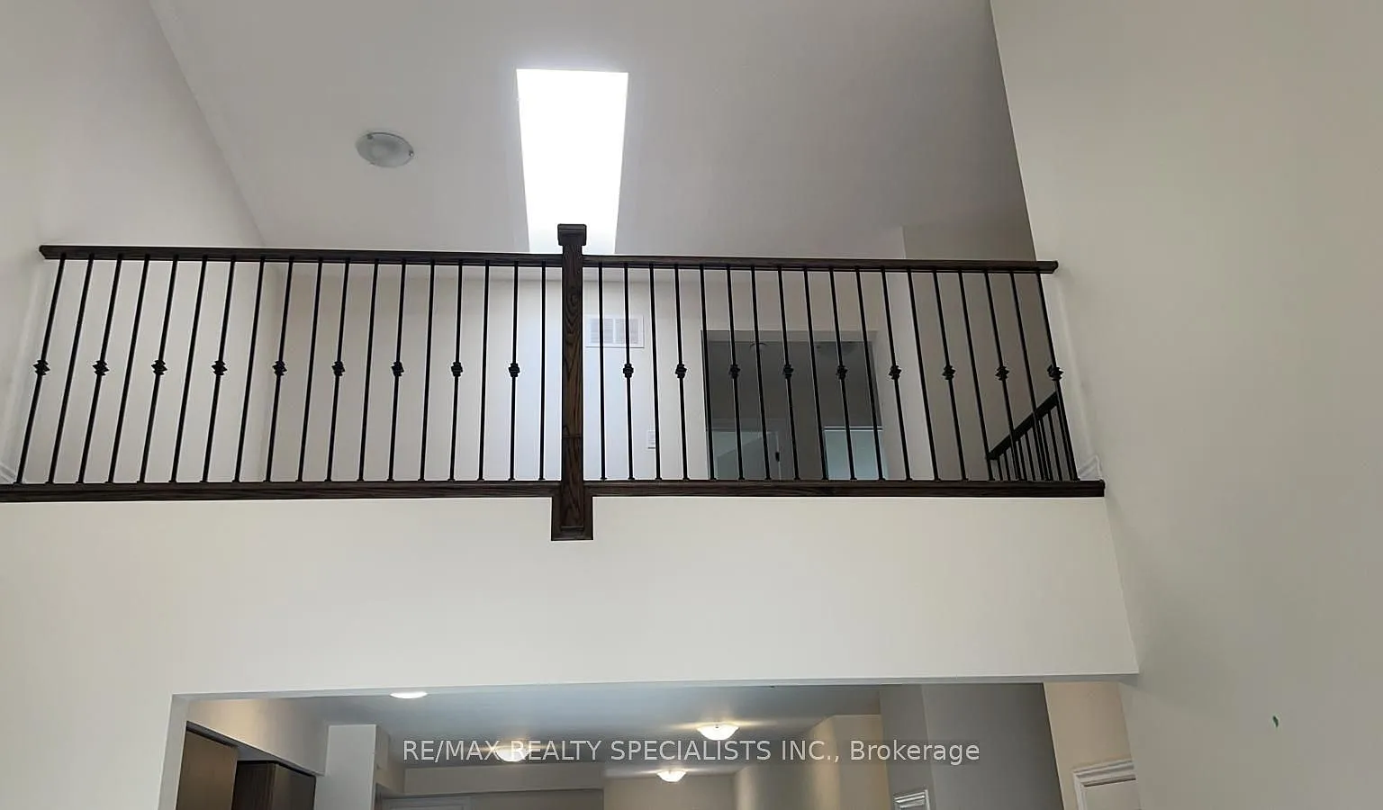 3 bed, $2,400 — Photo 4