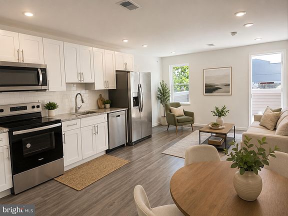 2nd image of 917 N 43rd St #3