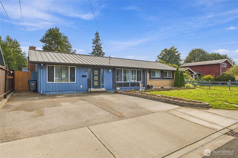 2nd image of 1318 28th Street SE