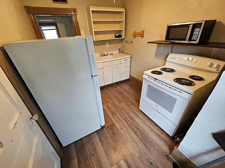 340 Virginia Ave #3 — Photo 2