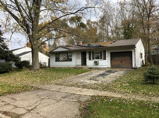 1430 Walnut Dr, Woodstock, IL 60098