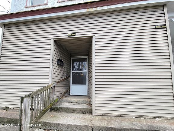 2nd image of 539 E Pine St APT D