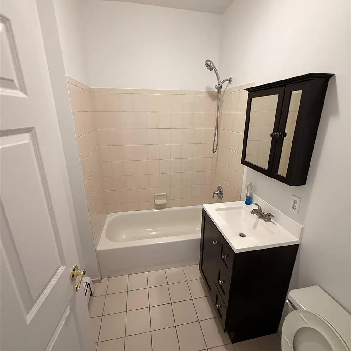 3 bed, 2.0 bath, 1050 sqft, $2,900 — Photo 4