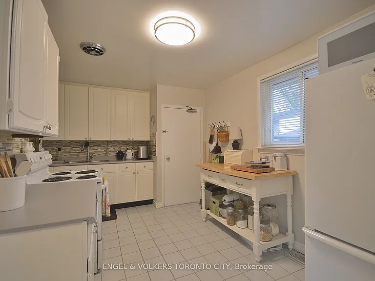 158 Cherrywood Dr #UPPER — Photo 28