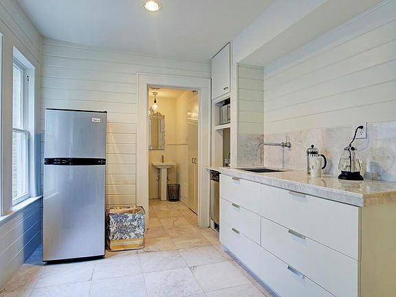 5th image of 1629 Bonnie Brae St