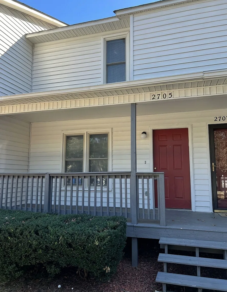 2 bed, 1.5 bath, 940 sqft, $1,400 — Photo 3