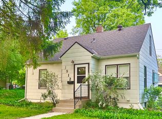 1912 Malvern St, Lauderdale, MN 55113