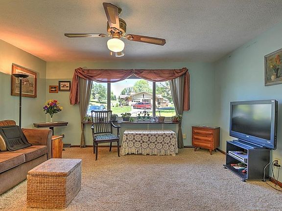 3rd image of 314 Wood Ln