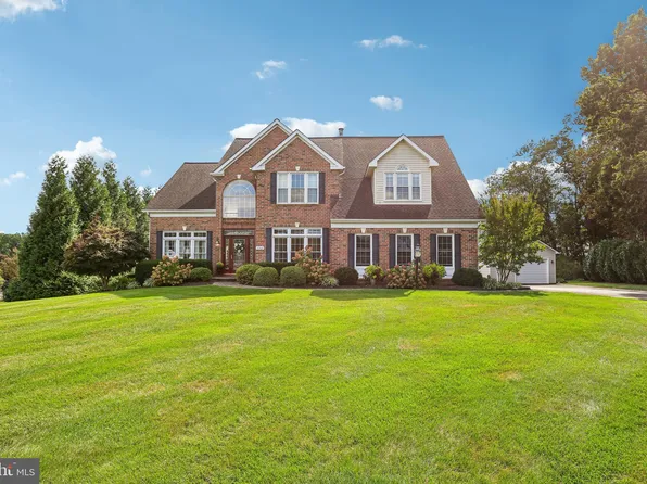 2262 Cherokee Dr, Westminster, MD 21157