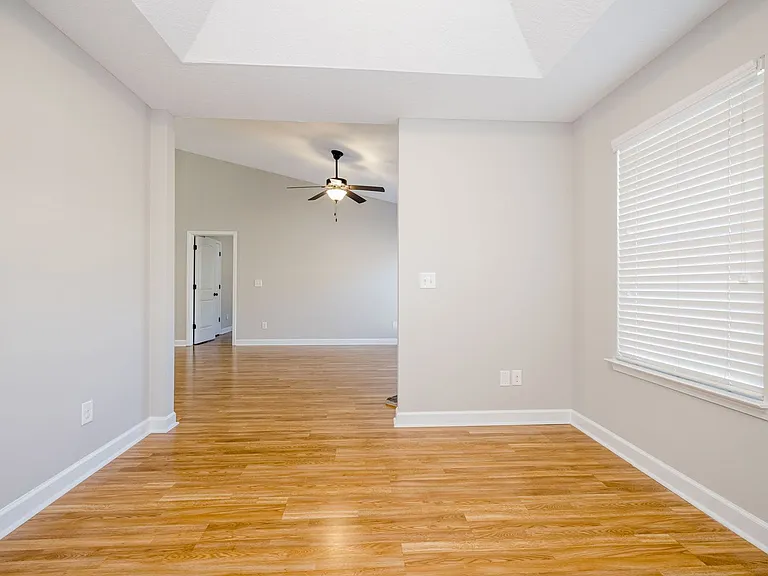 304 York Ln — Photo 19