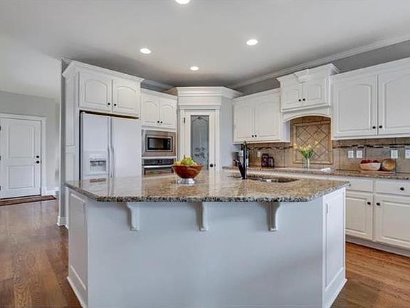 5th image of 16304 Wedd St