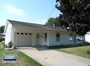 423 View St, Ottawa, IL 61350