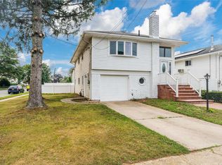 56 1st Ave, Westbury, NY 11590