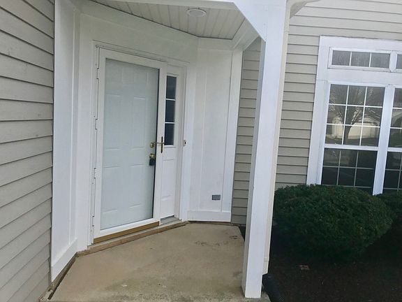 3rd image of 2441 Deerfield Dr