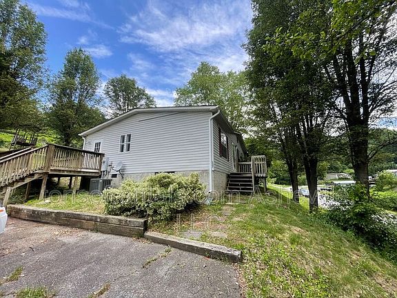 2nd image of 132 Josiah Ln