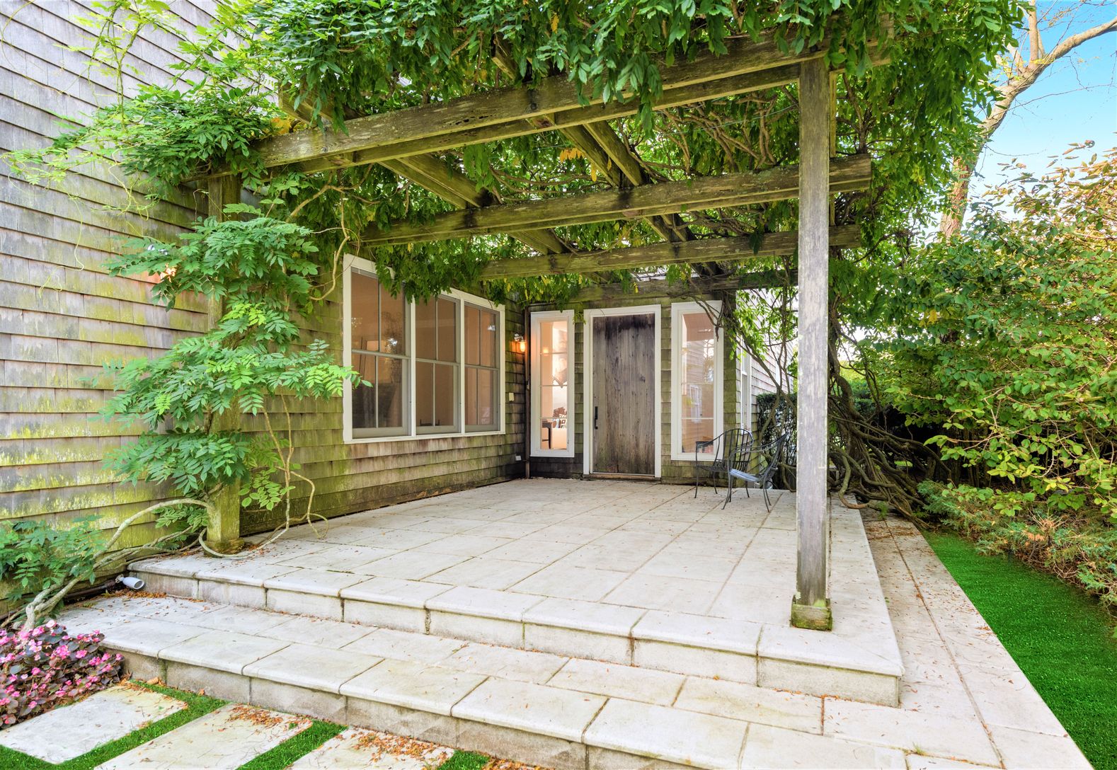  Side entrance