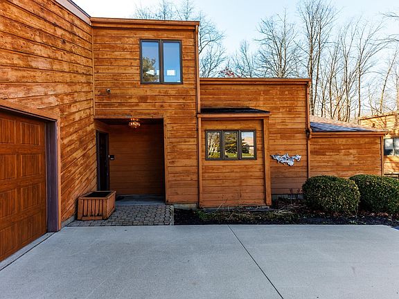 3rd image of 5509 W River Rd