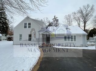 564 Pool Rd, North Haven, CT 06473