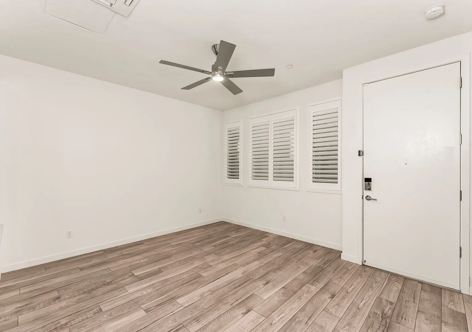 Modern 2 Bed / 2.5 Bath Condo for Rent at The Mill at Broadway — Photo 4