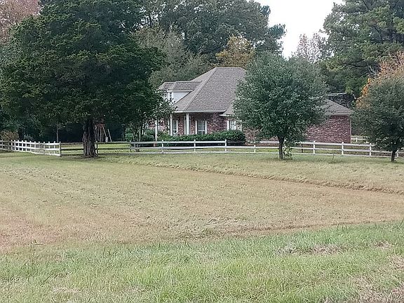 2nd image of 5988 Henderson Rd