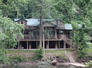 Hinton Rd, White oak, WV 25989