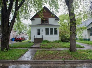 1017 12th St N, Fargo, ND 58102