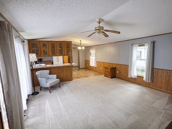 3rd image of 806 28th St #4