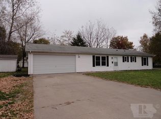 112 South Ln #J, Oskaloosa, IA 52577