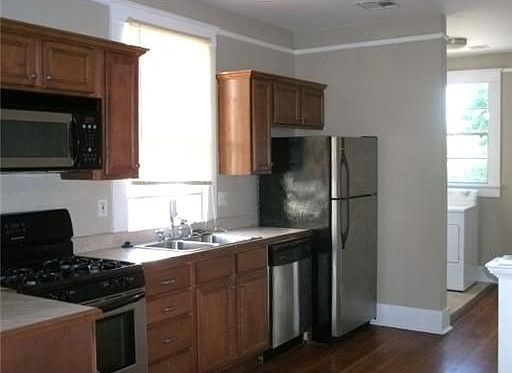 4th image of 4220 Freret St