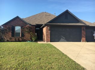 1712 W 119th Pl, Jenks, OK 74037