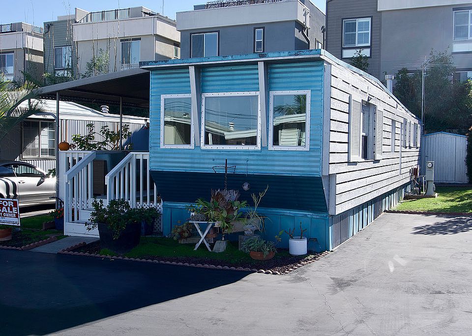 1st image of 1660 Whittier Ave #18