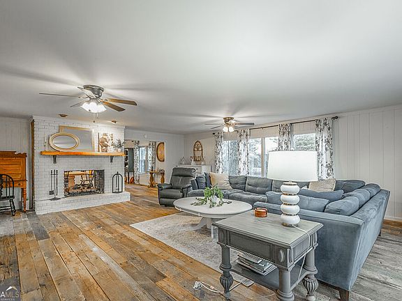 5th image of 721 Gowan Rd