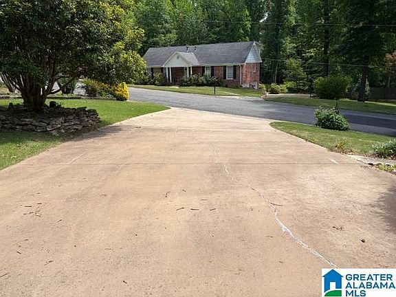 4th image of 700 Kendall Dr
