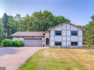 1624 Holly Dr E, Hugo, MN 55038