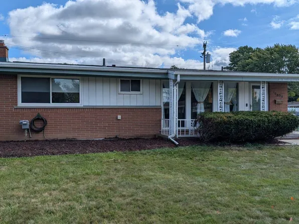 10034 Camden St, Livonia, MI 48150