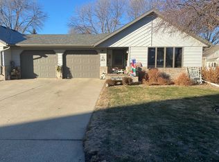 1813 17th Ave, Rock Valley, IA 51247