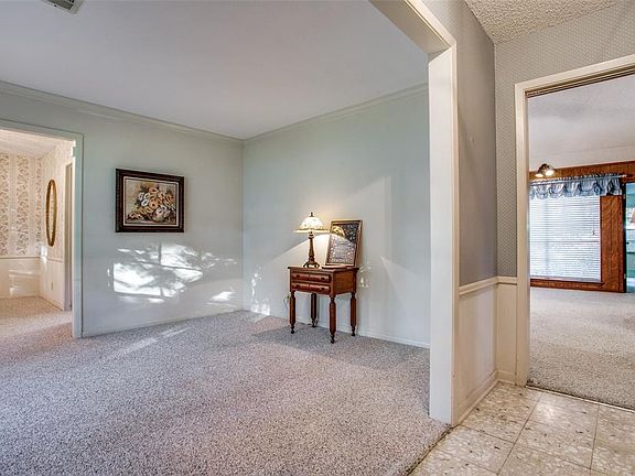 5th image of 225 Narcissus St