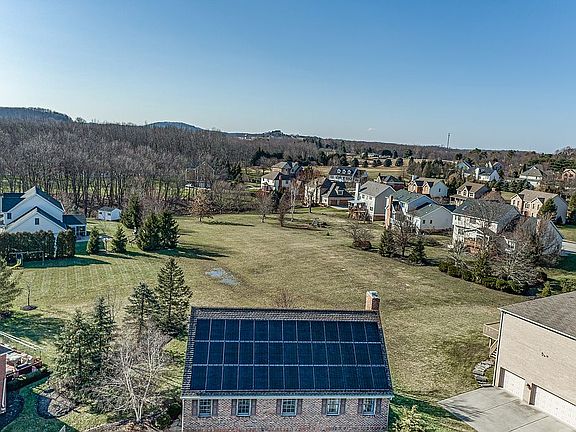 3rd image of 326 Deemers Dr